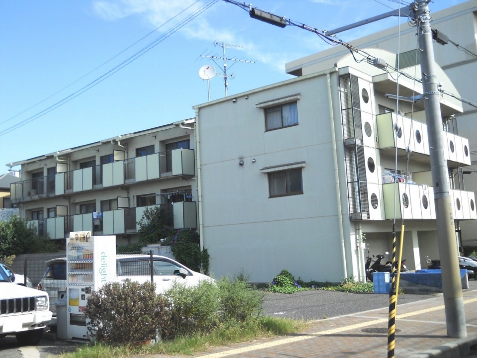 プティコスモ外観3